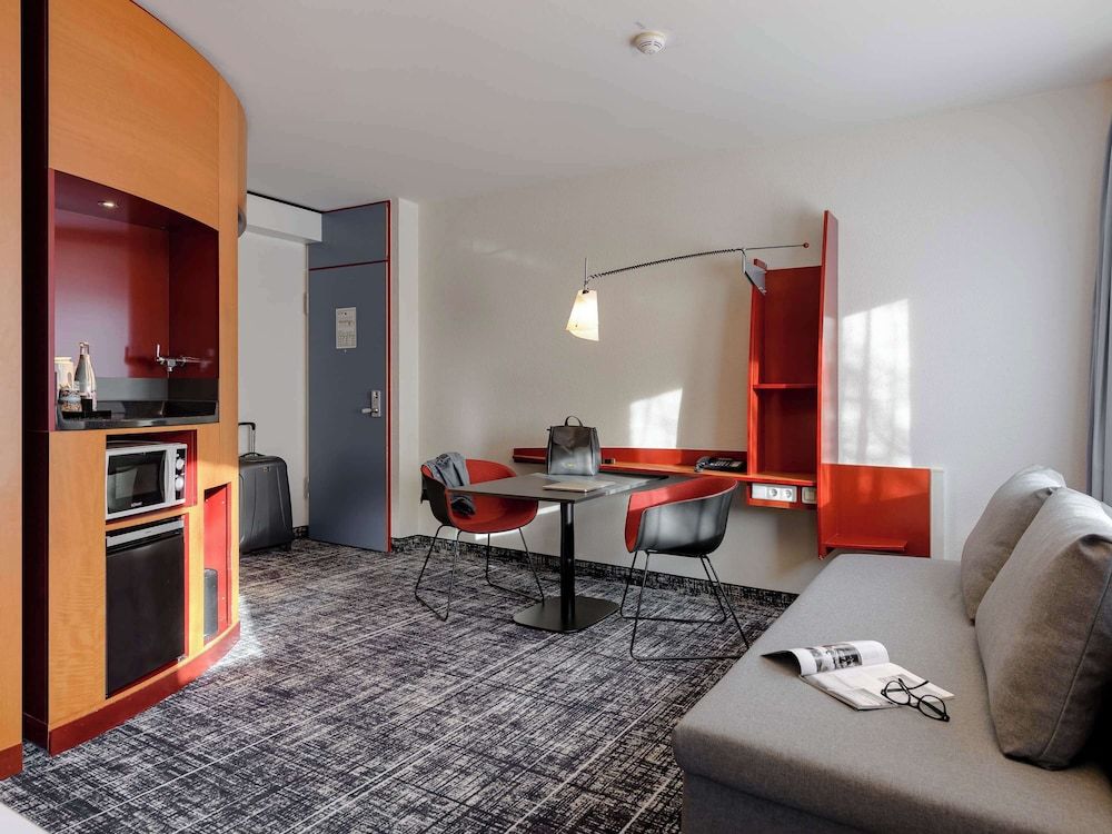 Novotel Suites München Parkstadt Schwabing Superior Suite, 1 Double Bed with Sofa bed 9