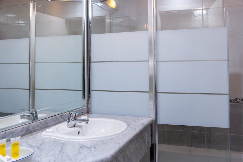 Days Inn by Wyndham Hotel Suites Amman Classic Room, 1 King Bed 5