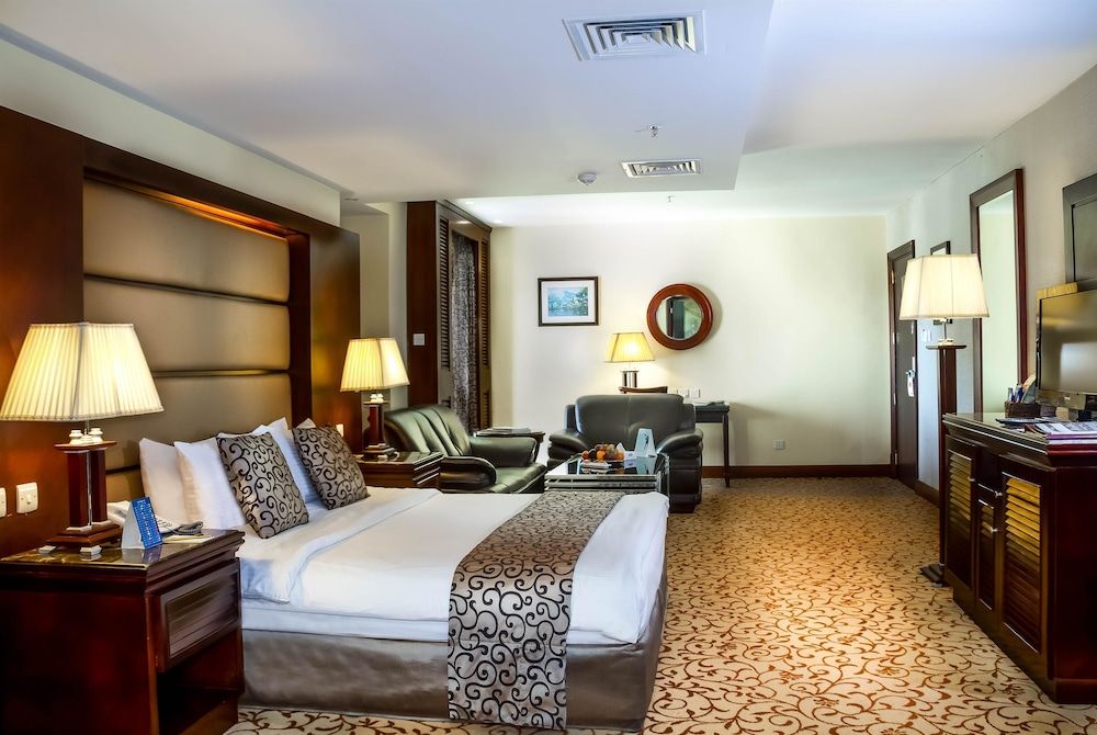 Days Inn by Wyndham Hotel Suites Amman Executive Suite, 1 King Bed (Deluxe) 4