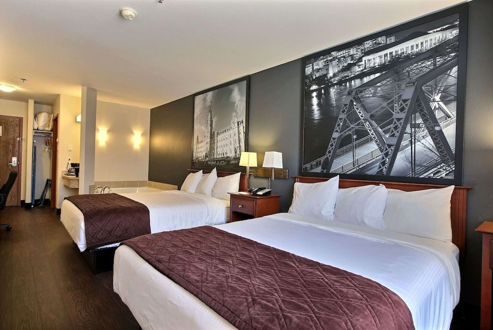 Suite, 2 Queen Beds, Non Smoking, Jetted Tub