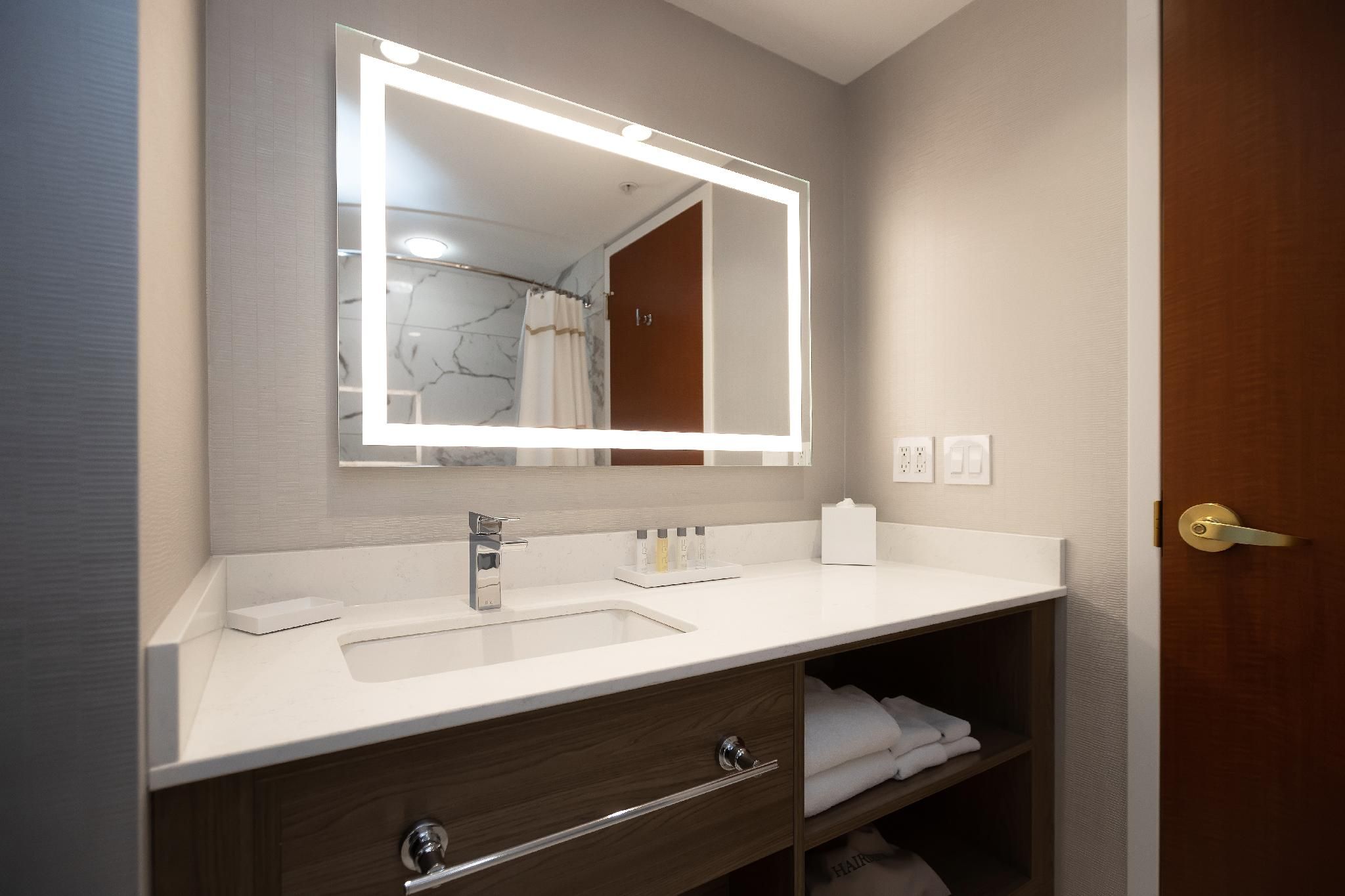 CITY VIEW HIGH FLOOR 1 KING ROOM