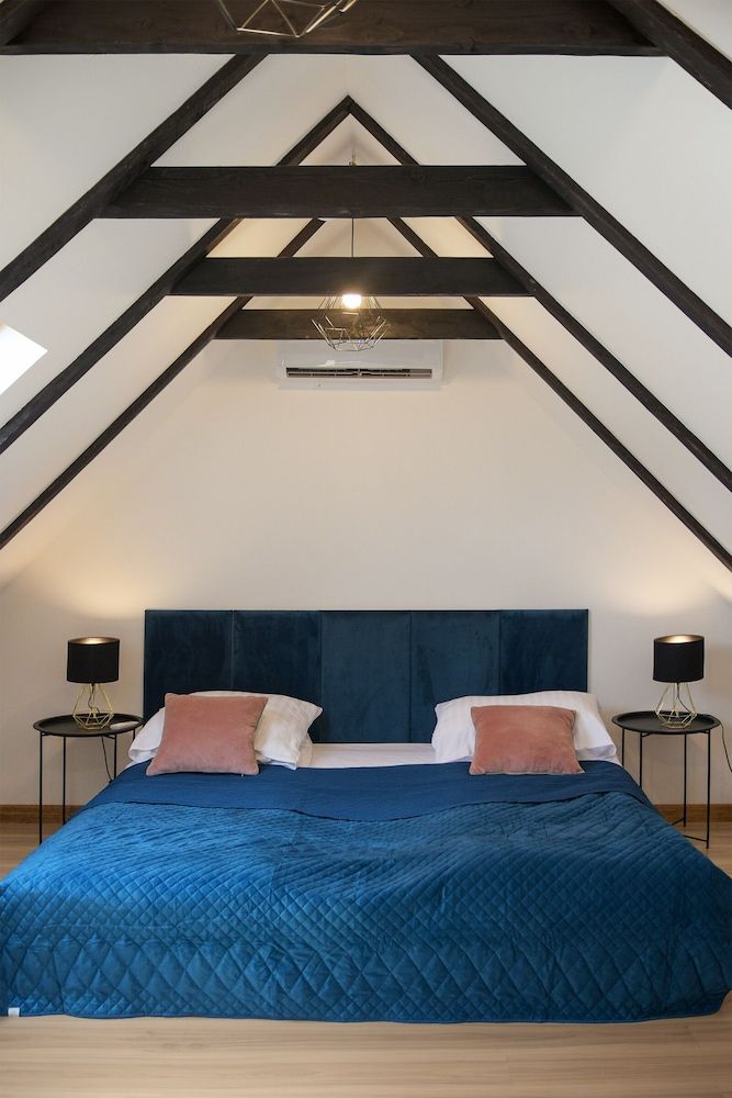 undefined Royal Residence 8