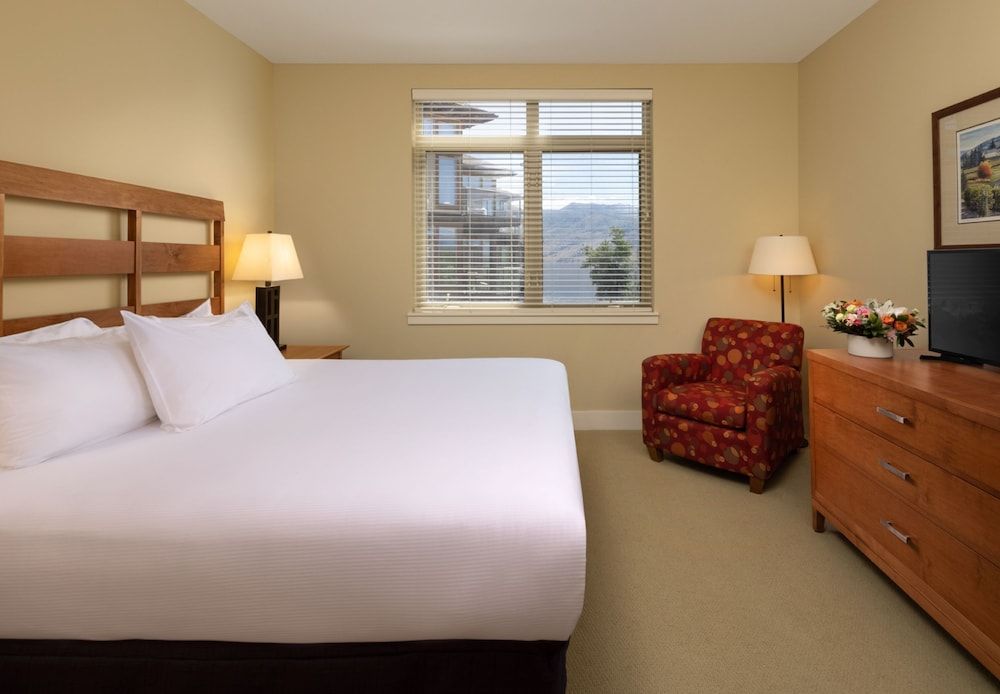 The Cove Lakeside Resort