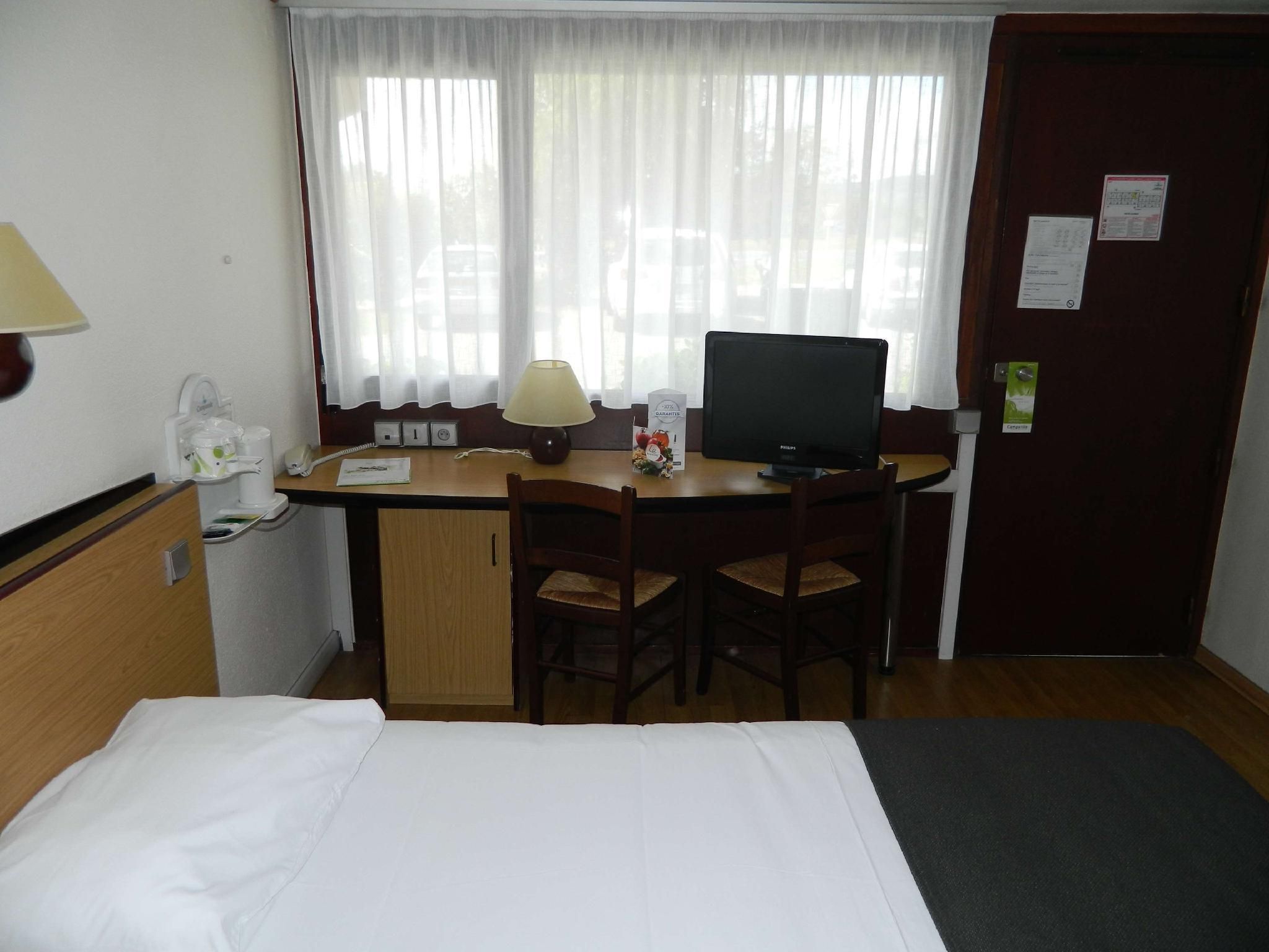2 Single Beds 1 Junior bed (up to 10 years)