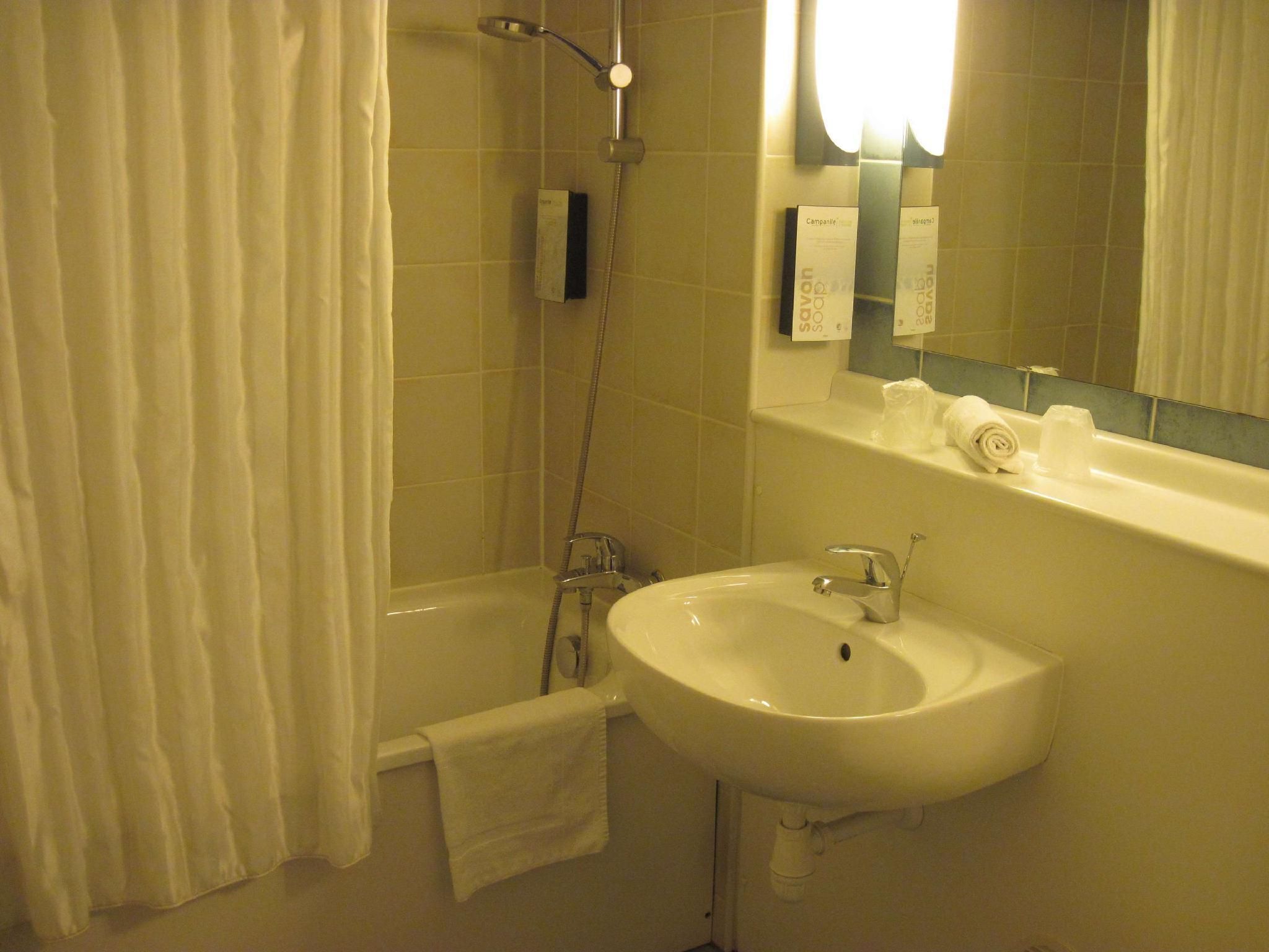 Standard Room - 1 Double Bed 1 Single Bed