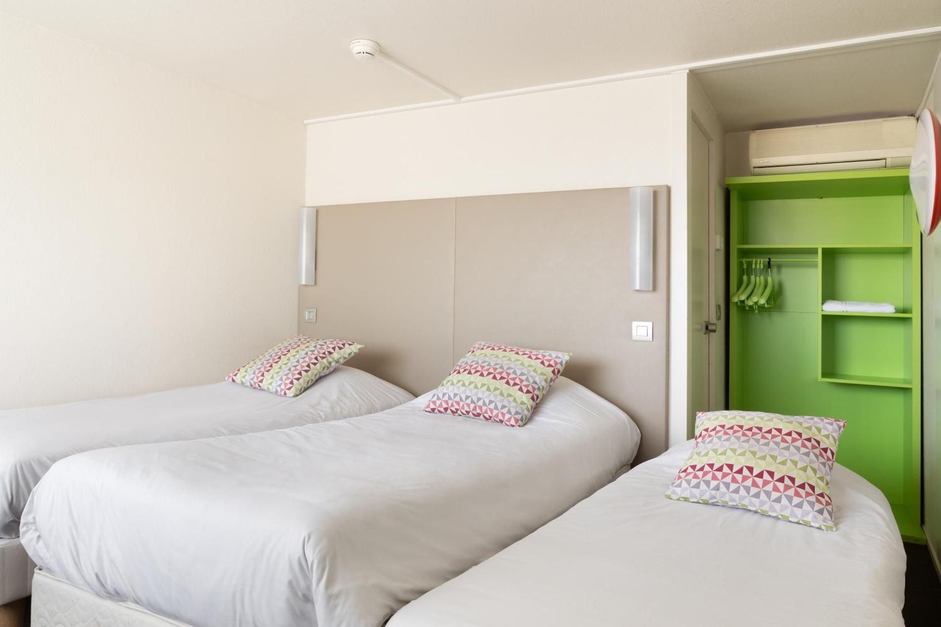 Standard Twin Room with One Single Bed - Up to Ten Years