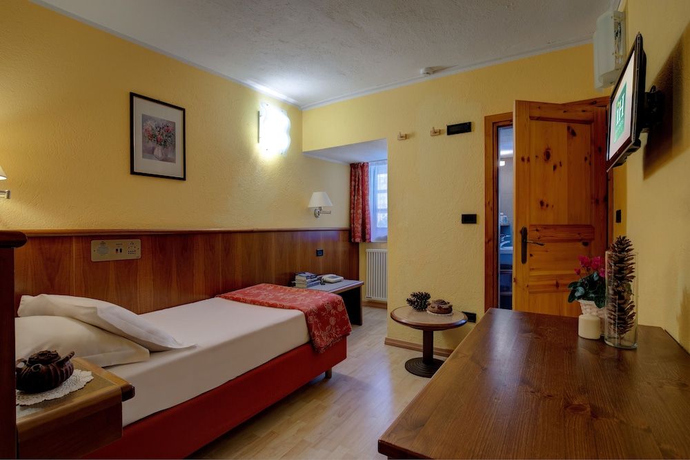 IH Hotels Courmayeur Mont Blanc Resort Single Room