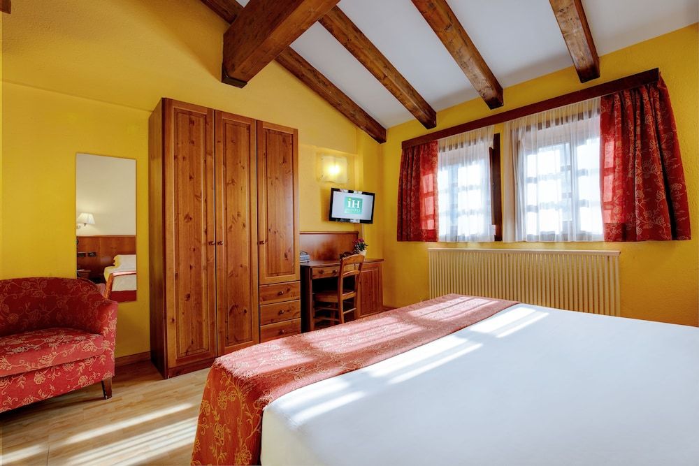 IH Hotels Courmayeur Mont Blanc Resort Quadruple Room