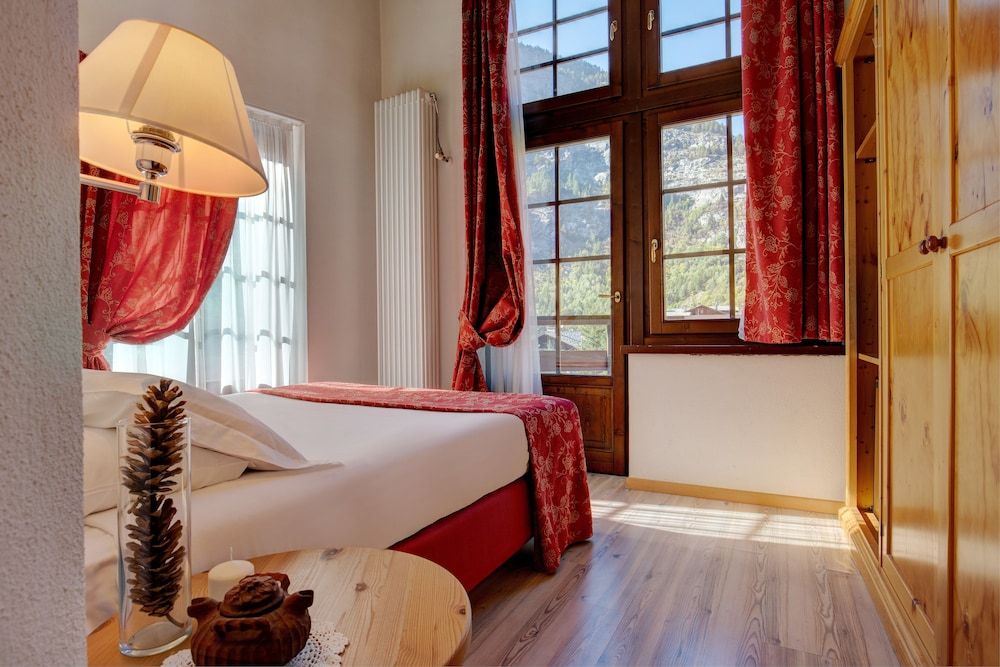 IH Hotels Courmayeur Mont Blanc Resort Superior Room