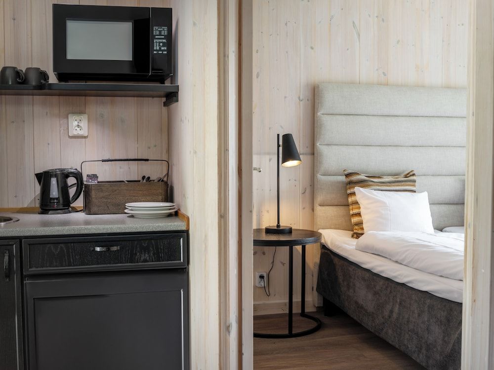 Ice Hotel Cabin (Arctic) 3