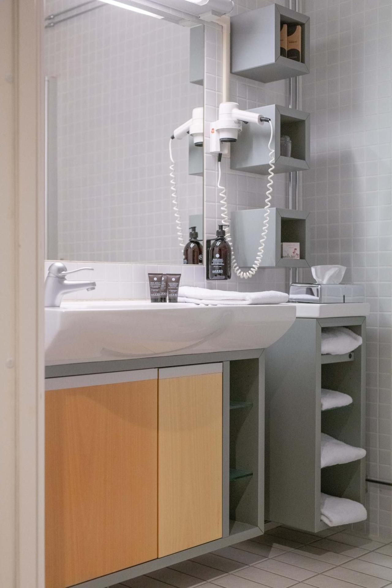 Ice Hotel Deluxe Room 3