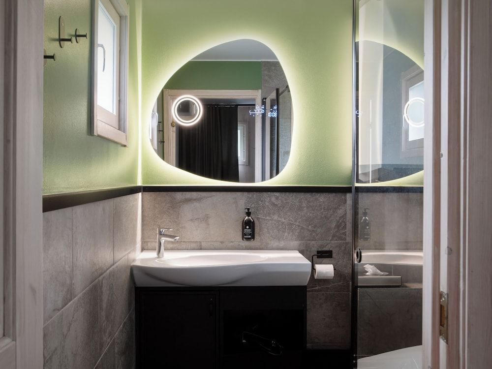 Ice Hotel Cabin (Arctic) 5