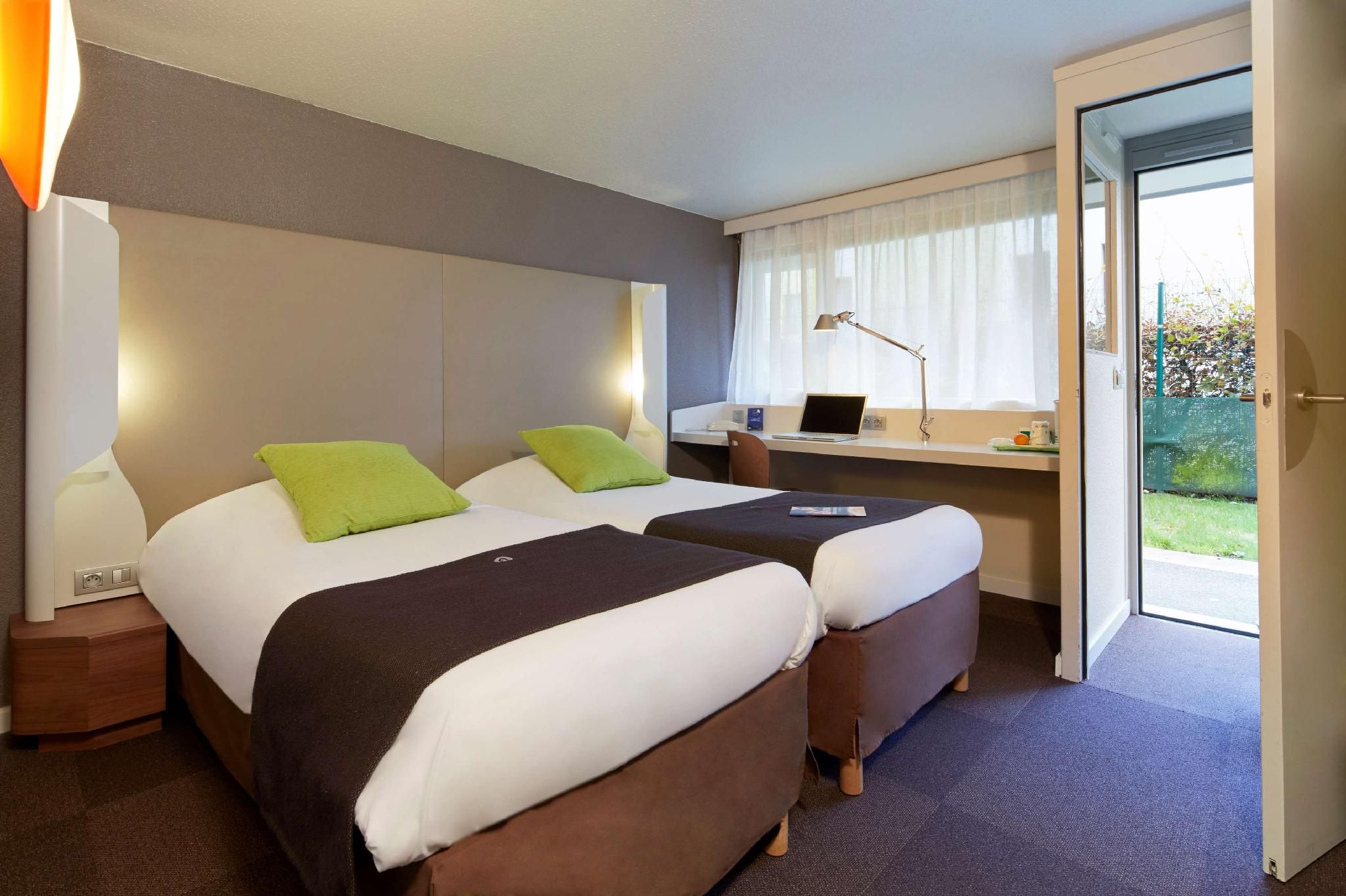 Junior Executive (2 single beds)