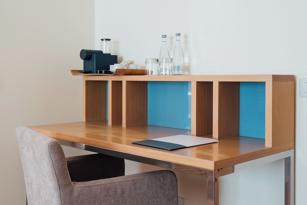 Sesimbra Oceanfront Hotel - Preferred Hotels and Resorts Premium Suite, Ocean View 8