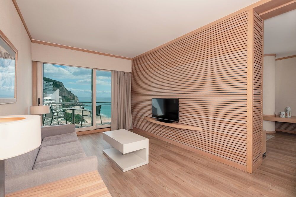 Sesimbra Oceanfront Hotel - Preferred Hotels and Resorts Premium Suite, Ocean View 7