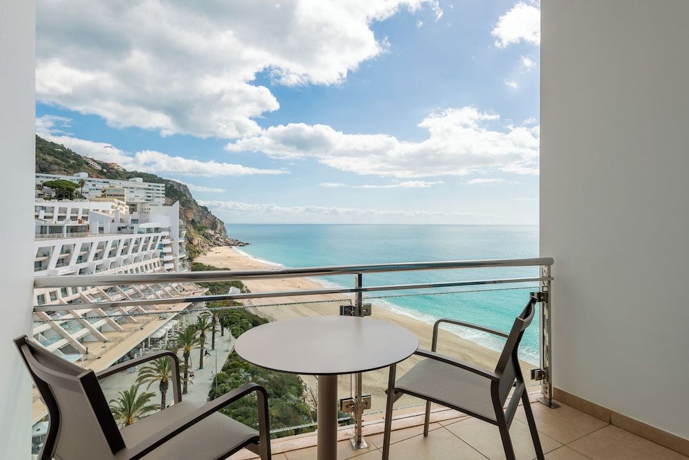 Sesimbra Oceanfront Hotel - Preferred Hotels and Resorts Premium Suite, Ocean View 3