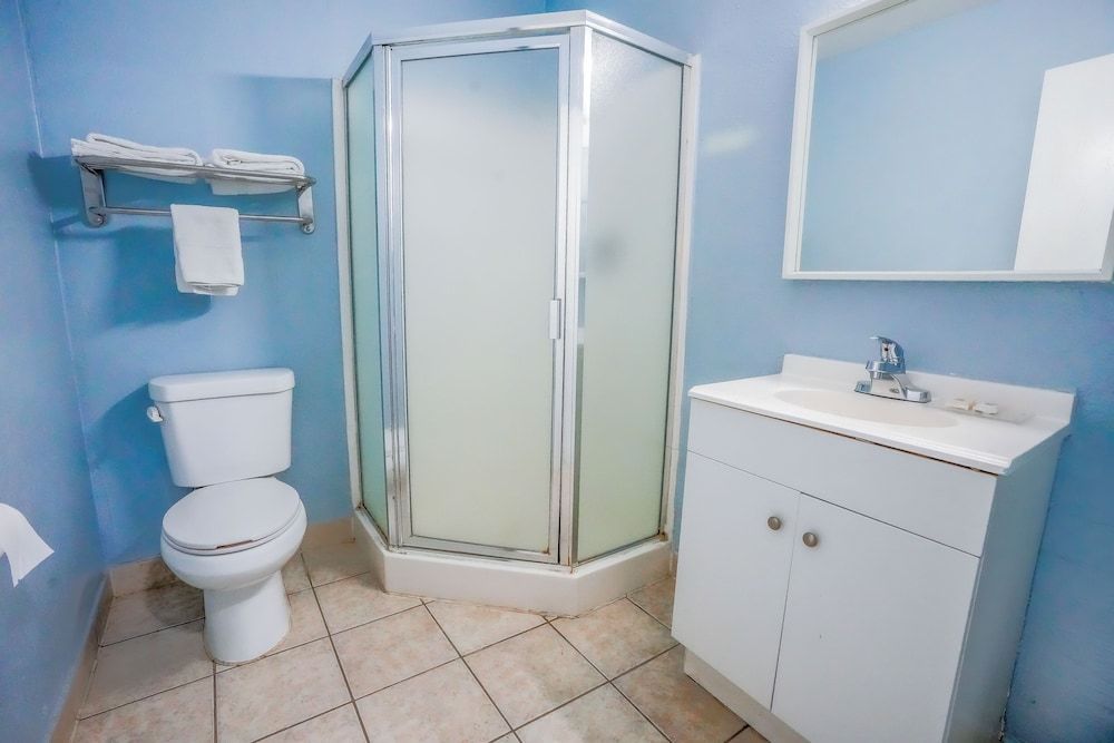 Economy Inn Buttonwillow Bakersfield I-5 Room, 1 King Bed, Non Smoking 5