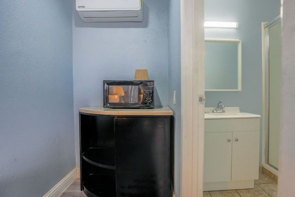 Economy Inn Buttonwillow Bakersfield I-5 Room, 1 Queen Bed, Non Smoking 5