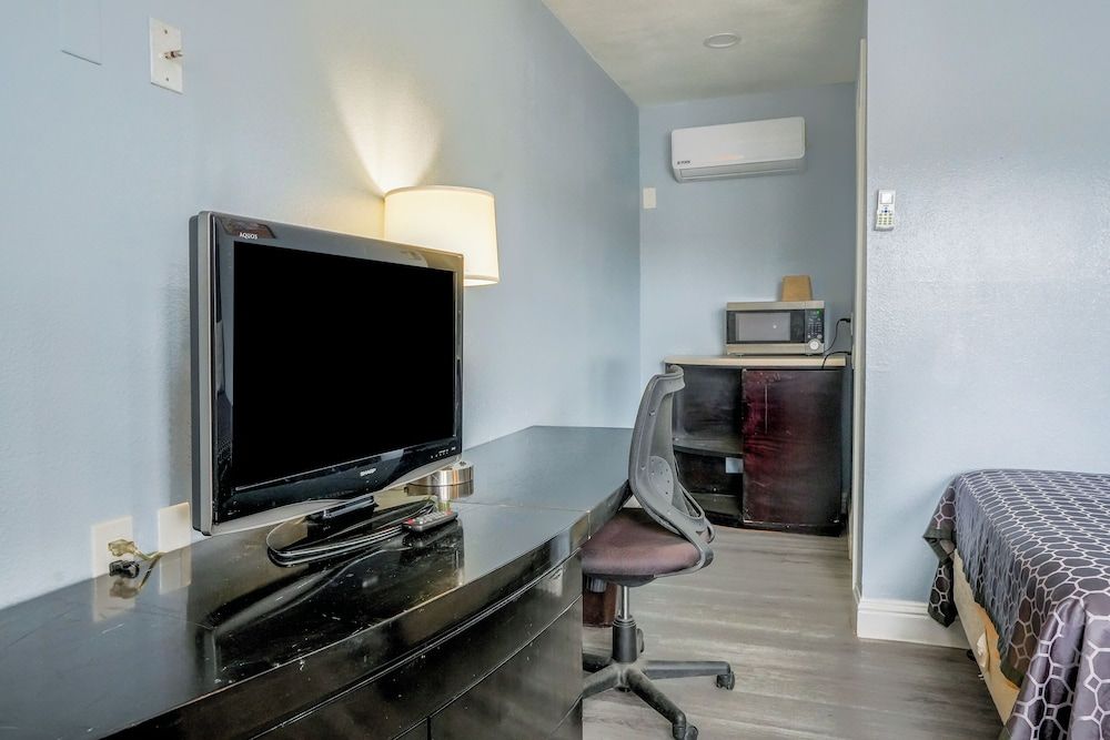 Economy Inn Buttonwillow Bakersfield I-5