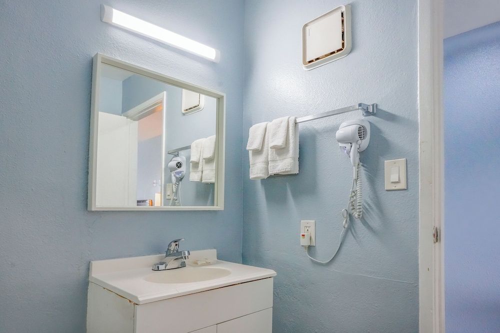 Economy Inn Buttonwillow Bakersfield I-5 Room, 1 King Bed, Non Smoking 4