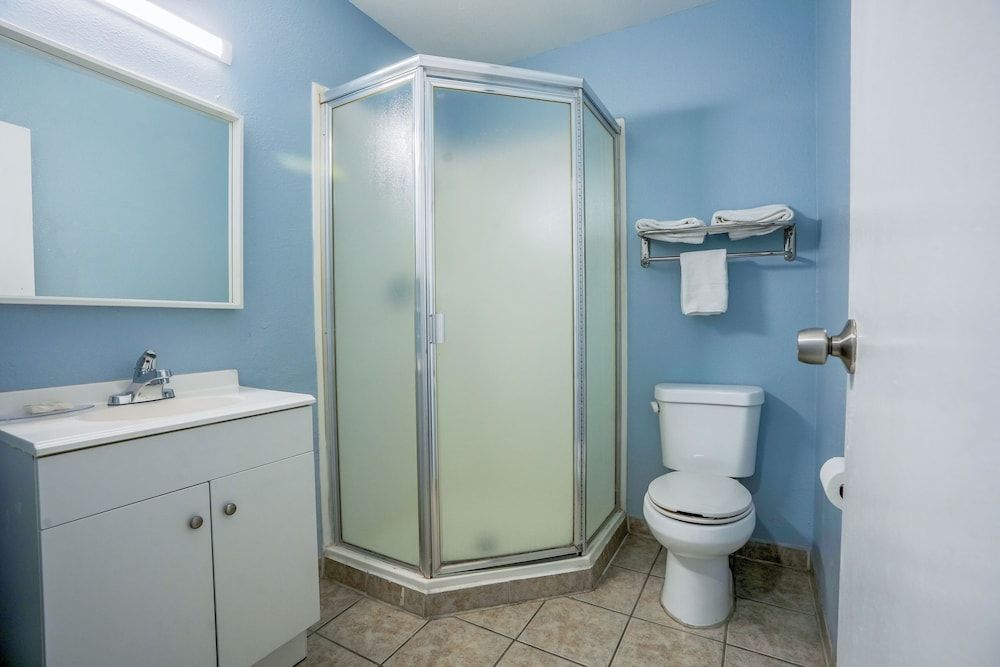 Economy Inn Buttonwillow Bakersfield I-5 Room, 1 Queen Bed, Non Smoking 4