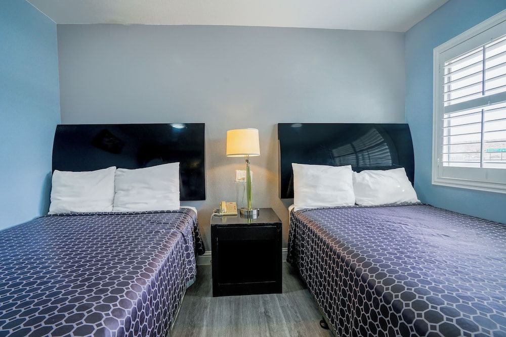 Economy Inn Buttonwillow Bakersfield I-5 2 Full Beds Non-Smoking 2