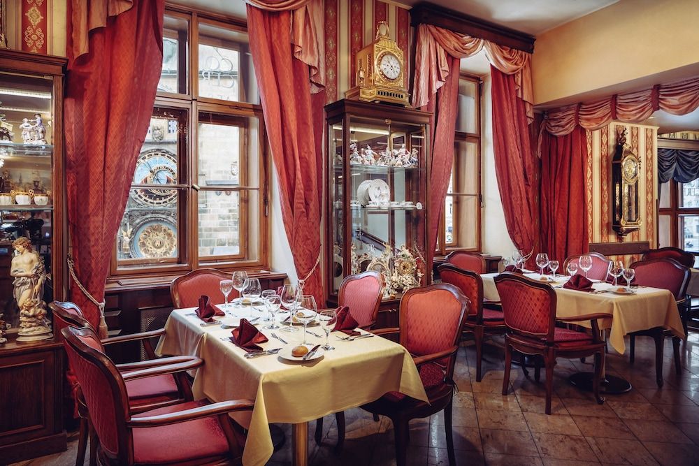 Couples Dining