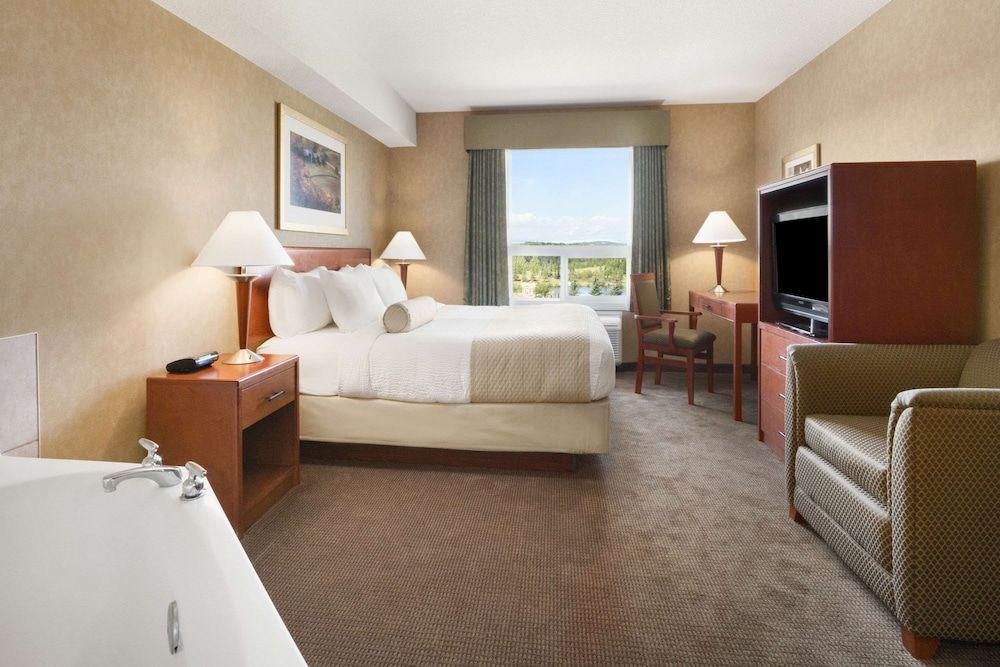Suite, 1 King Bed, Non Smoking