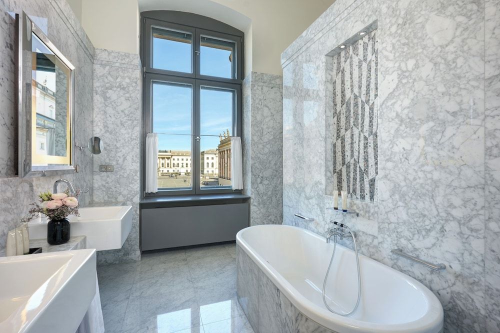 Suite (Humboldt)