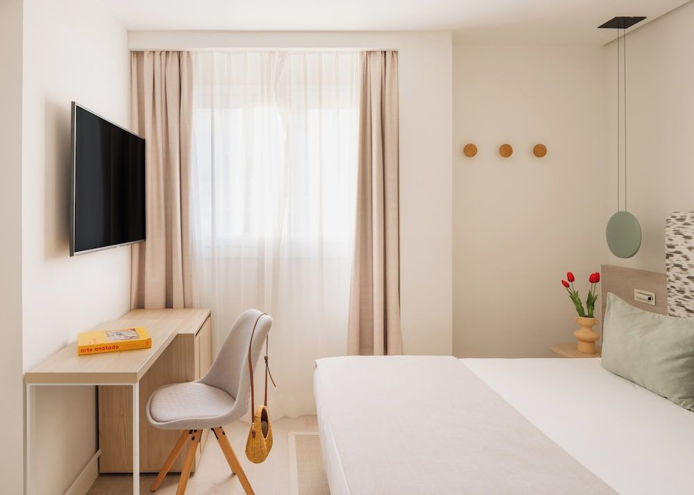 Superior Single Room, 1 Queen Bed