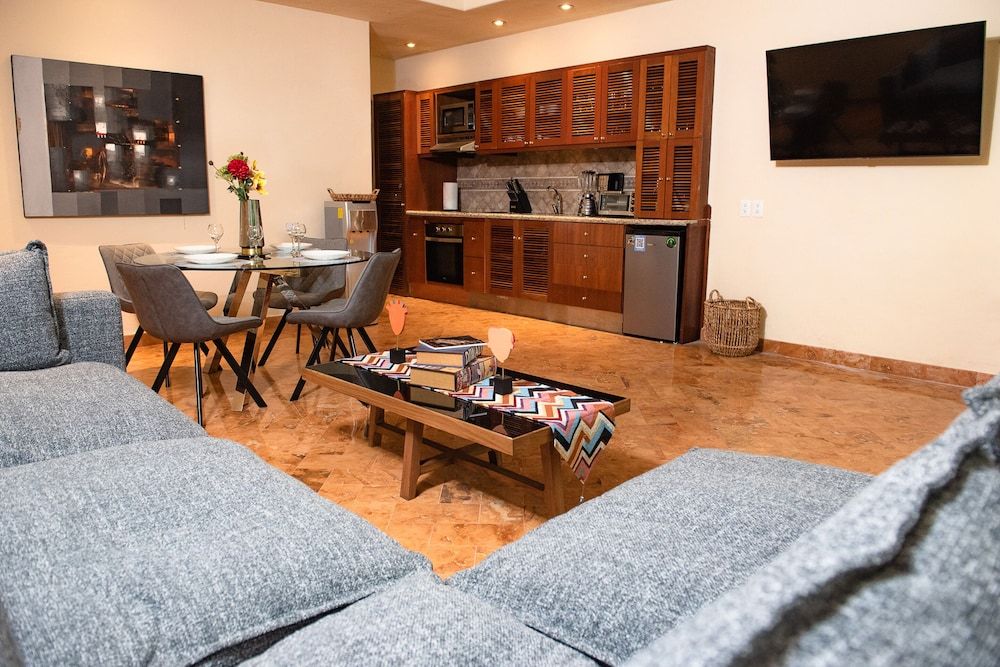Porto Playa Condo Hotel & Beachclub Exclusive Condo, 1 Bedroom 9