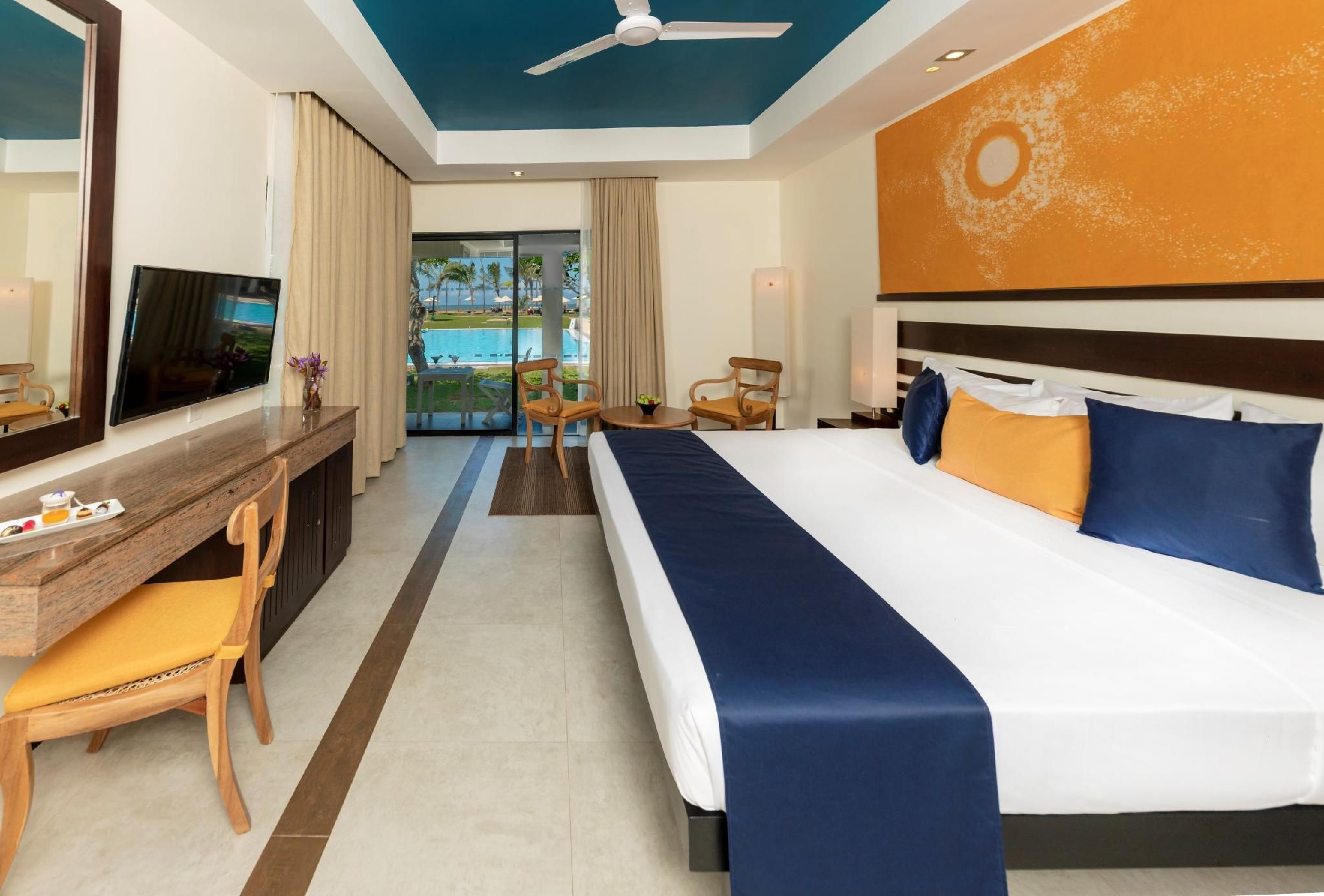 Superior Pool Access Room