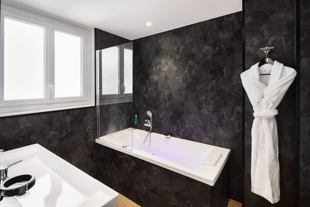 Hôtel & Spa Le Maury, The Originals Boutique, Vannes Deluxe Double Room 6