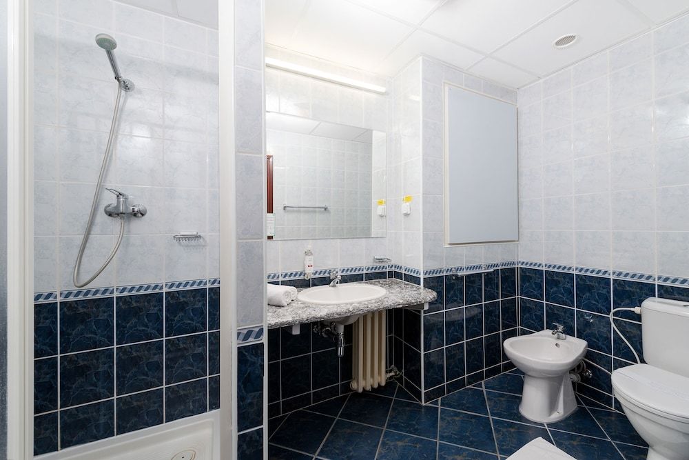 Ensana Esplanade Standard Room (Alameda Wing) 3