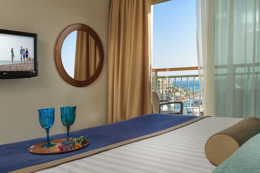 U Magic Palace Hotel Superior Room, Balcony, Pool View 7