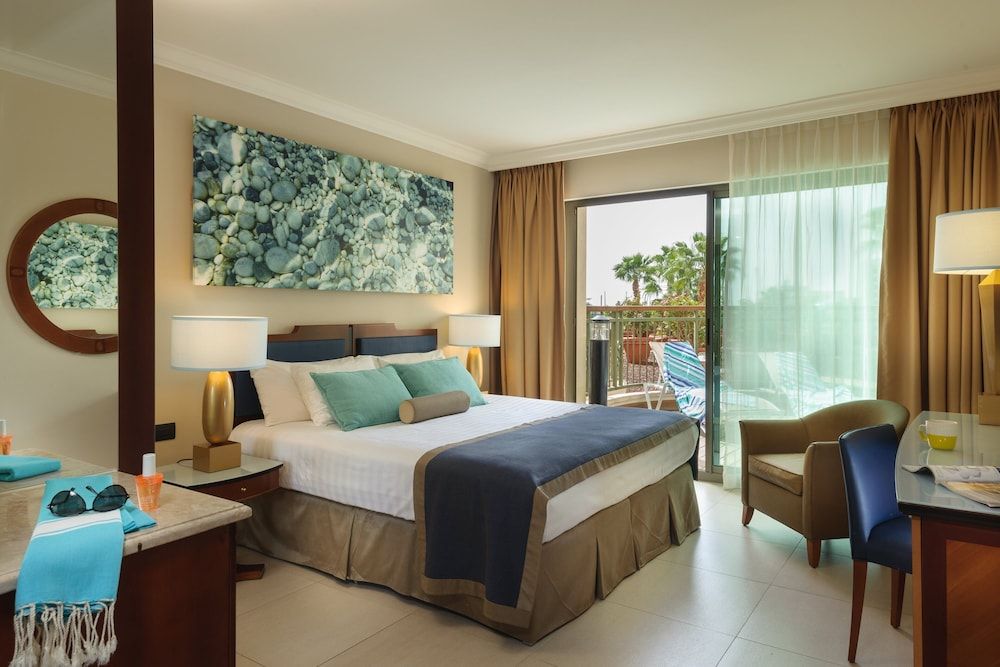 U Magic Palace Hotel Superior Room, Balcony, Pool View 2