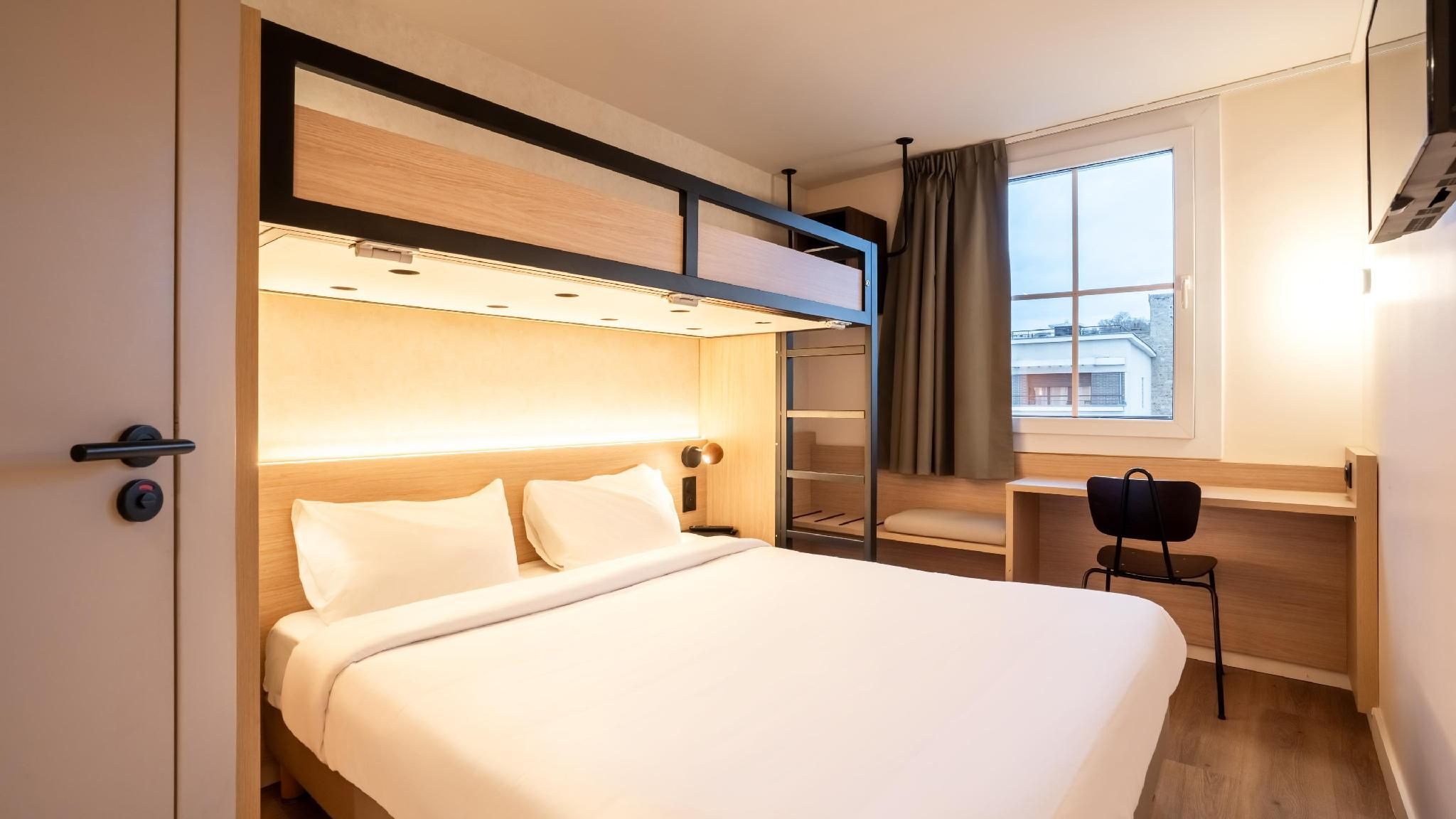 Standard Room - 1 Queen Bed 1 Sofa Bed