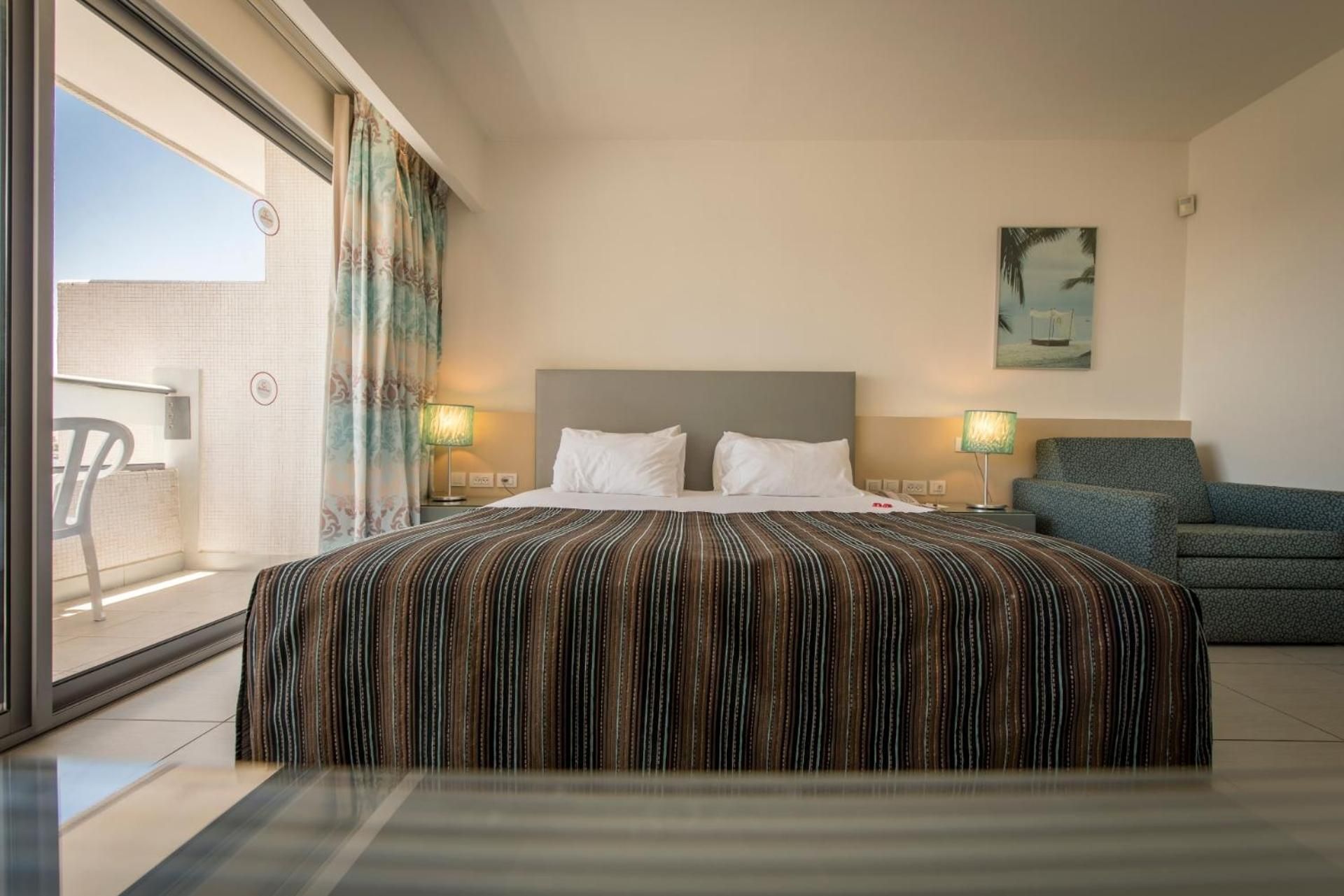 Family Room with Sea View (2 Adults + 2 Children)