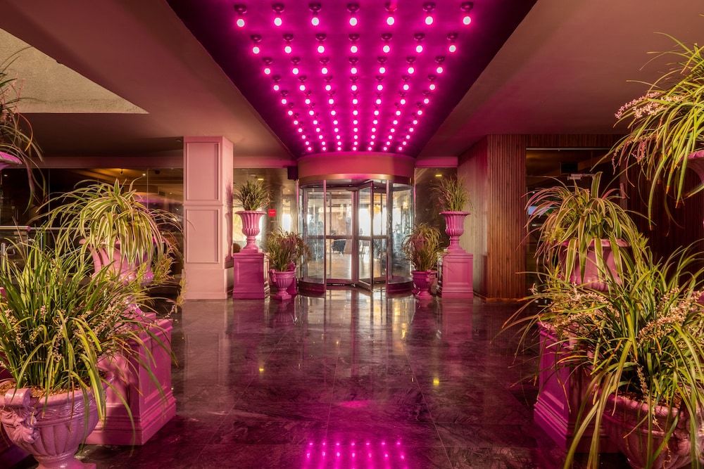 undefined Leonardo Gordon Beach 6