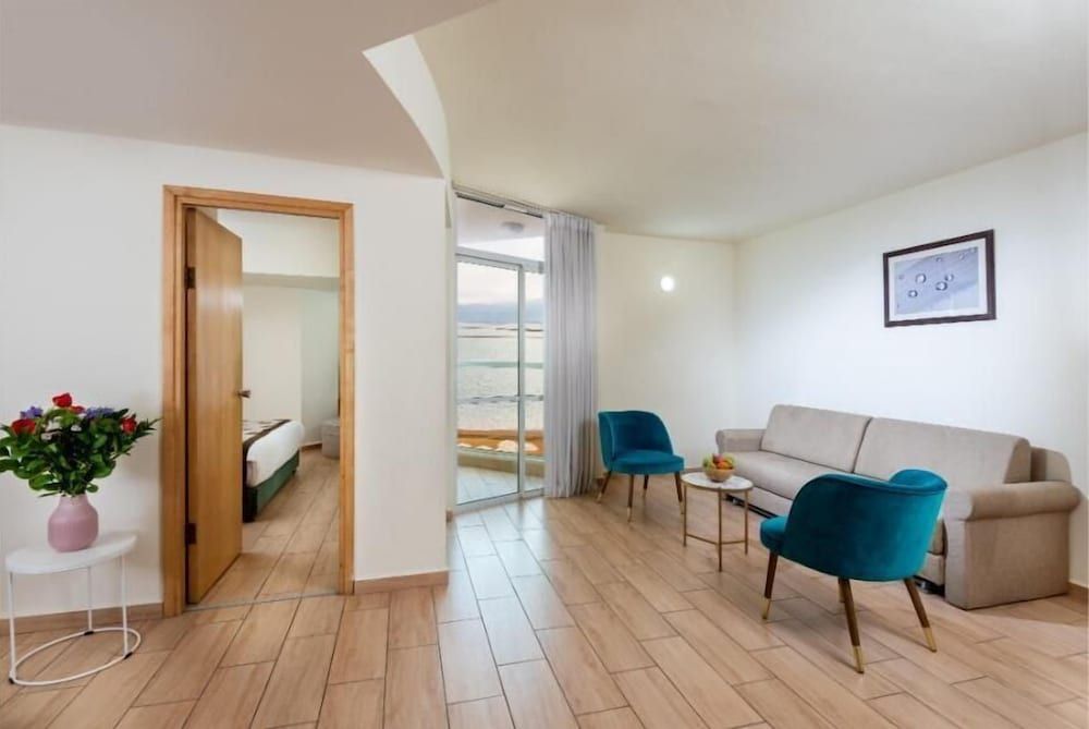 Superior Junior Suite