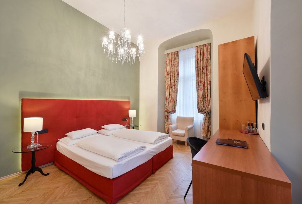 Boutique Hotel Dom - Rooms & Suites Classic Double Room 2