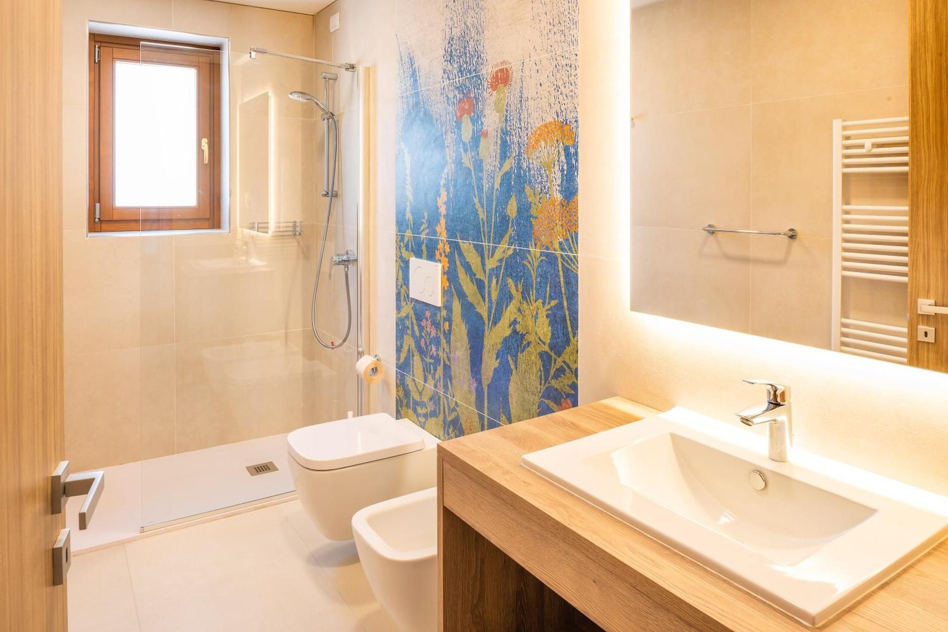 One-Bedroom Deluxe Apartment