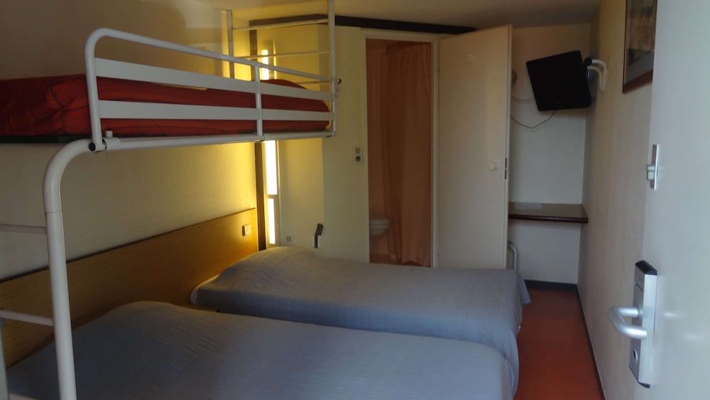 Standard Room, 3 Twin Beds