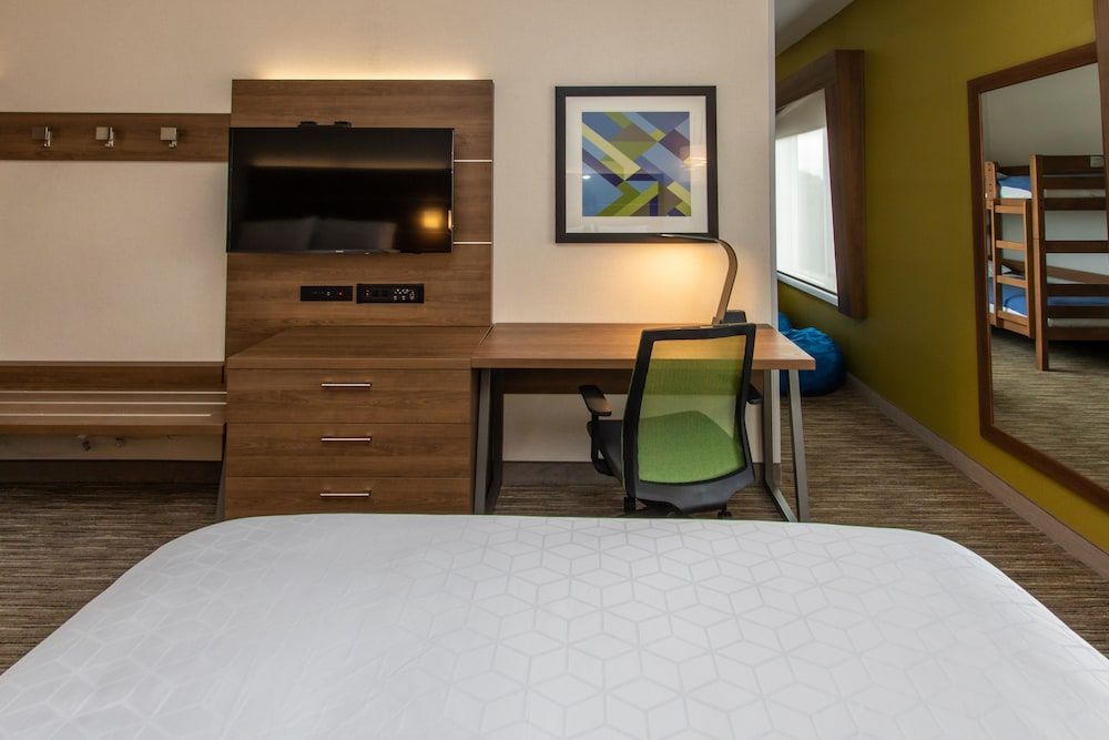 Suite, Multiple Beds