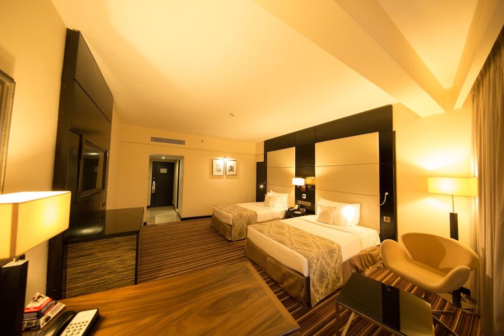 Ramada by Wyndham Colombo Double Room, 2 Double Beds, Non Smoking 4