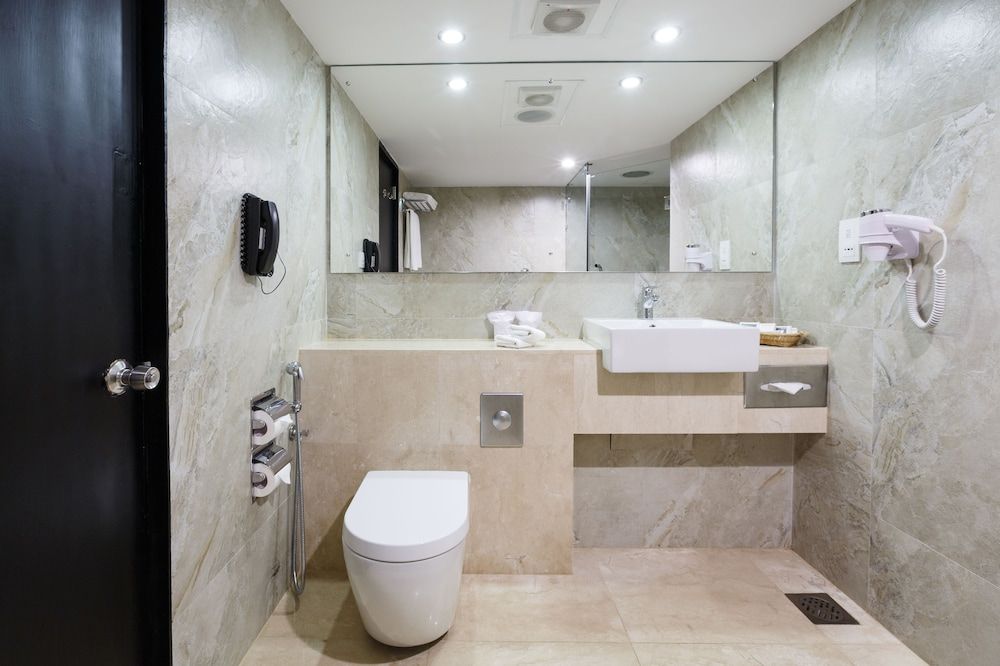 Ramada by Wyndham Colombo Double Room, 2 Double Beds, Non Smoking 5