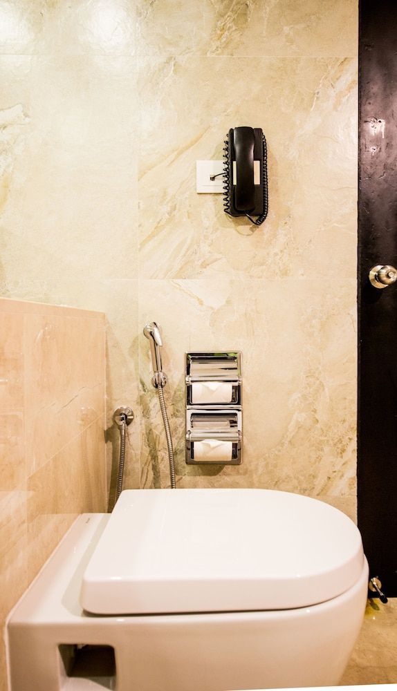 Ramada by Wyndham Colombo Double Room, 2 Double Beds, Non Smoking 6