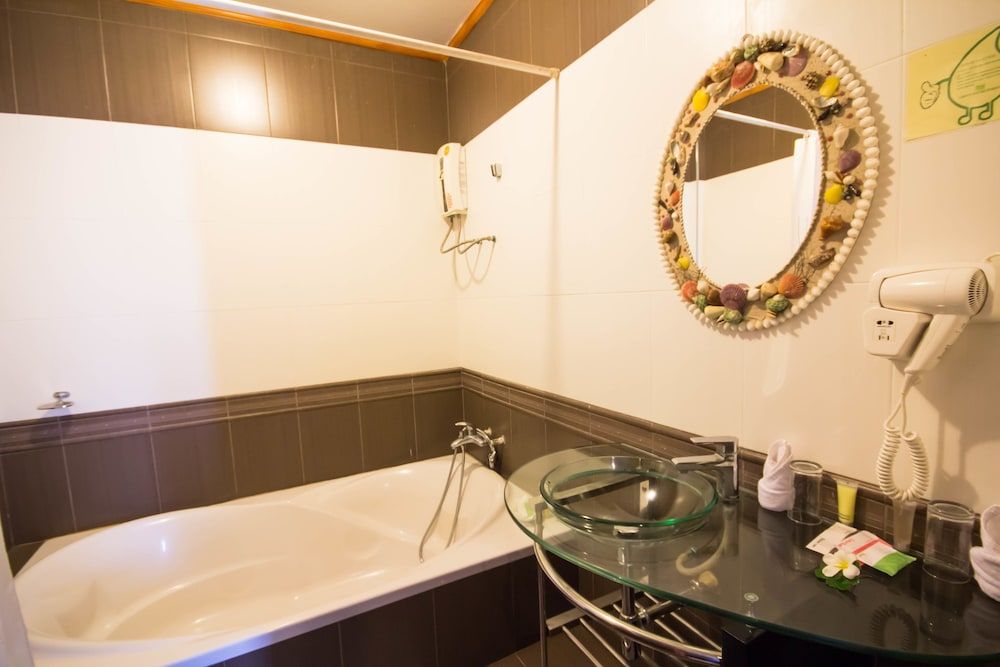 Rajapruek Samui Resort Beachfront Bungalow 16