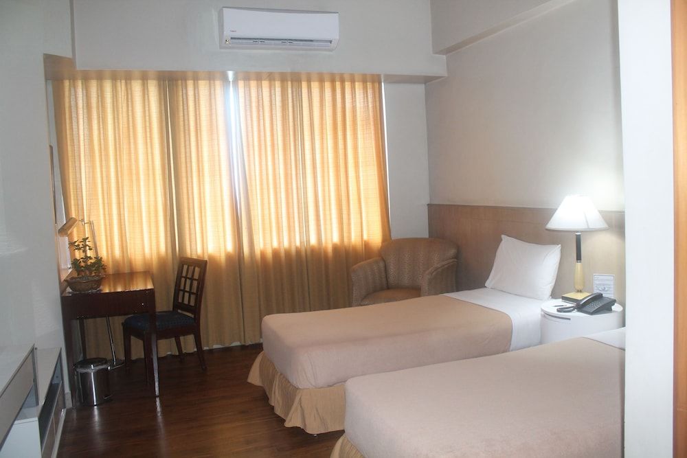 undefined The Pearl Manila Hotel 3