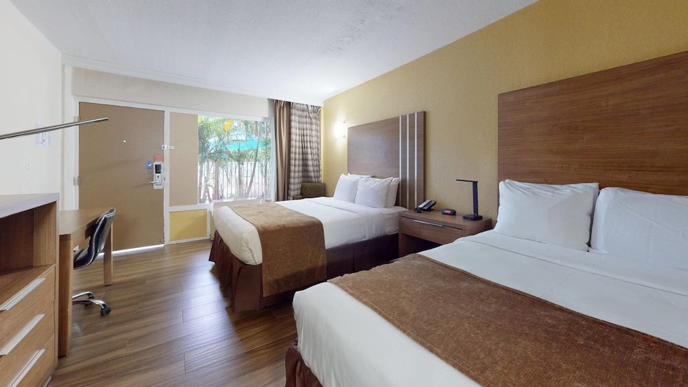 Room, 2 Queen Beds, Non Smoking